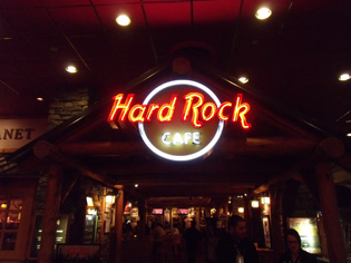 ネバダ州側にあるカジノホテルの中のハードロックカフェ